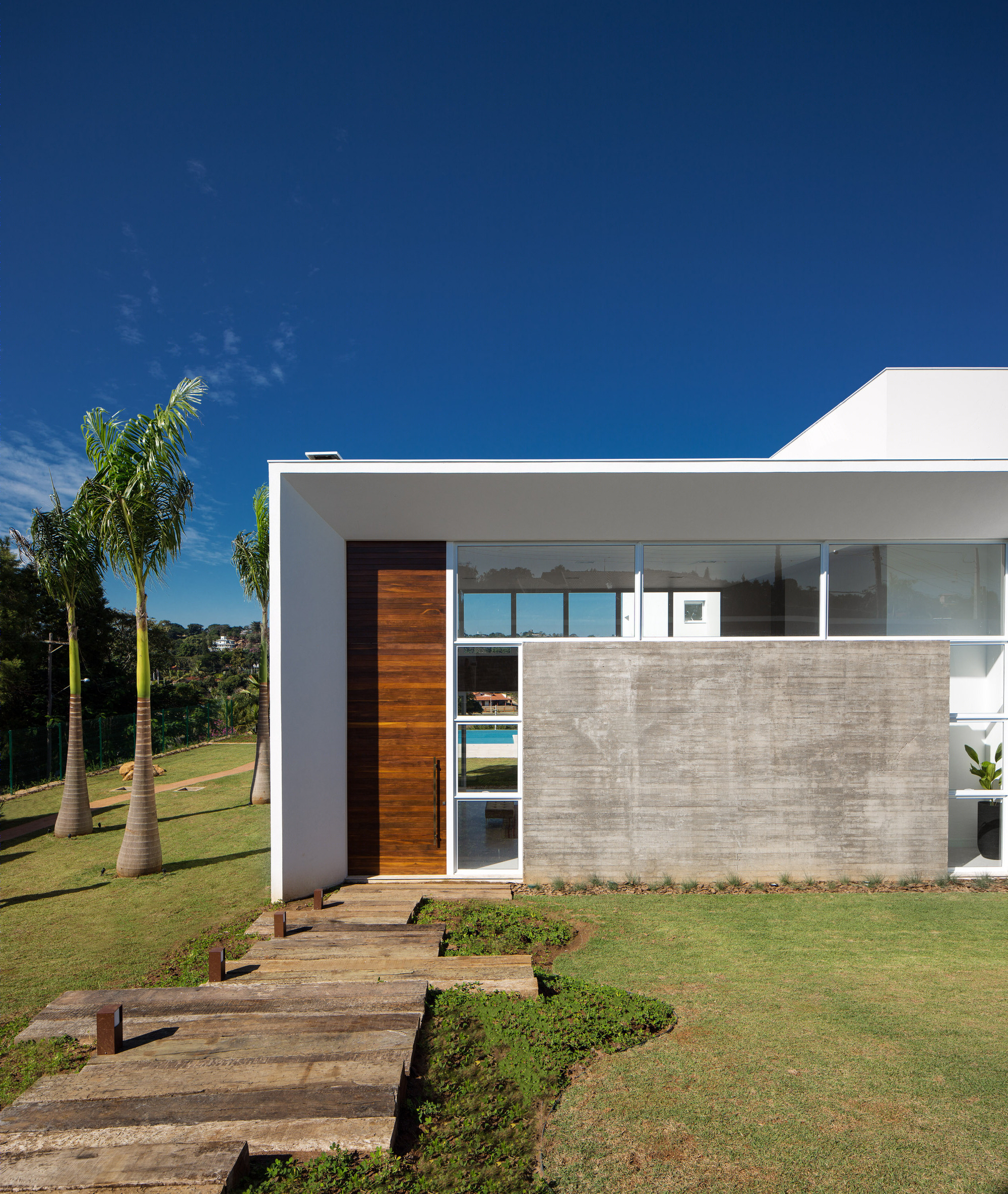 巴西山谷别墅，和谐融入自然风光-7