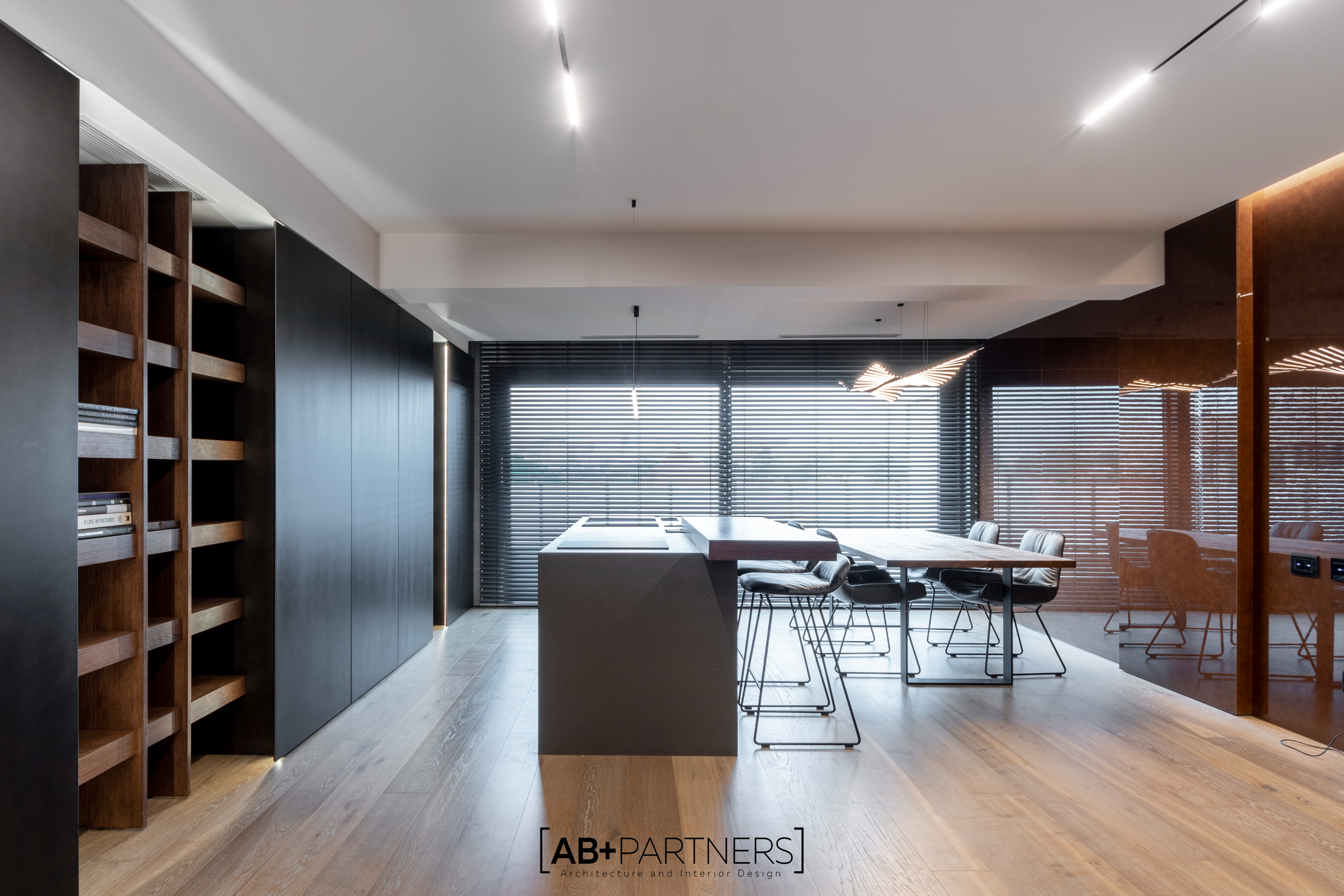 极简黑色公寓设计丨AB + Partners-2