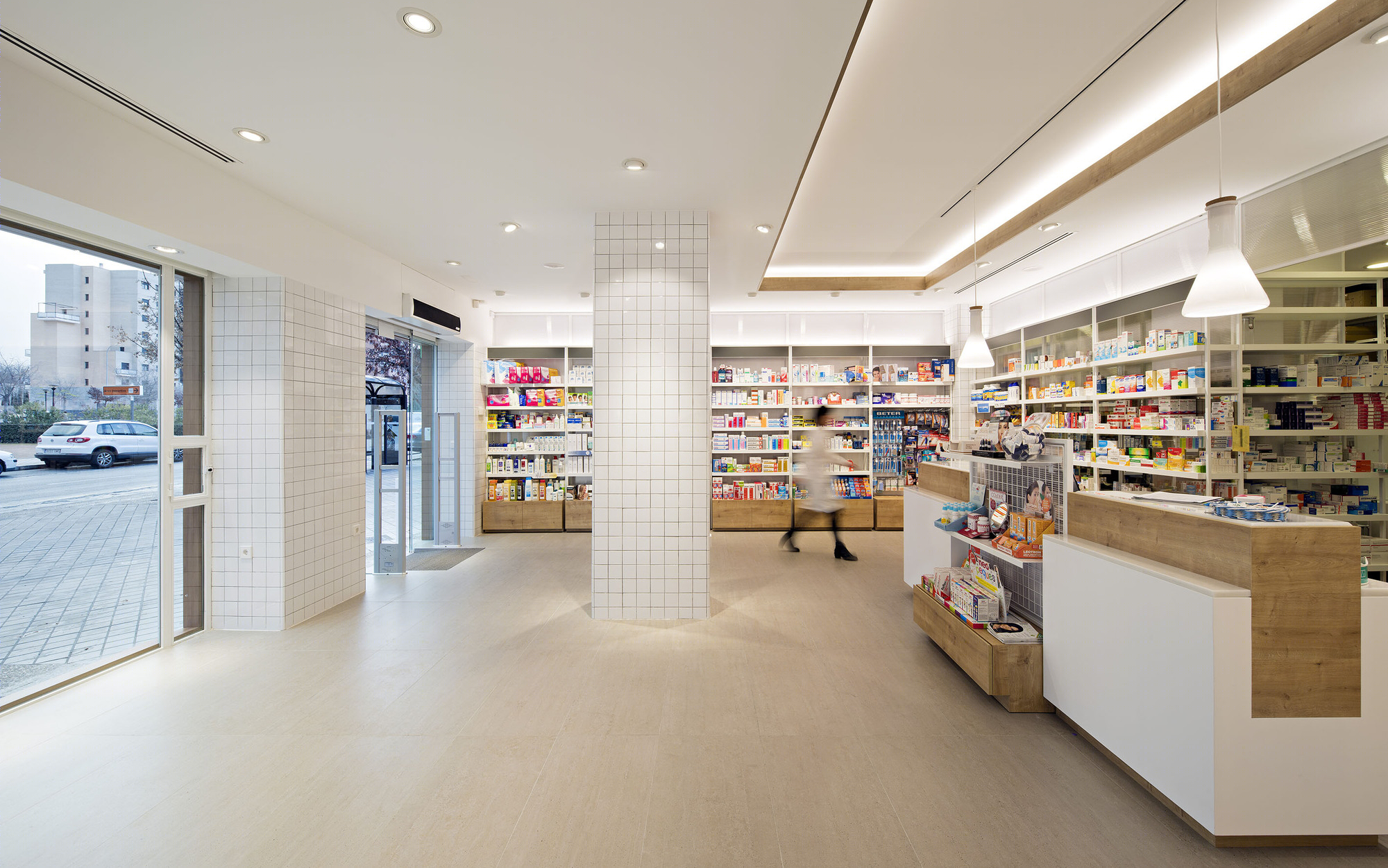 独特药房设计 | Albayda Pharmacy 的现代古典风格-16