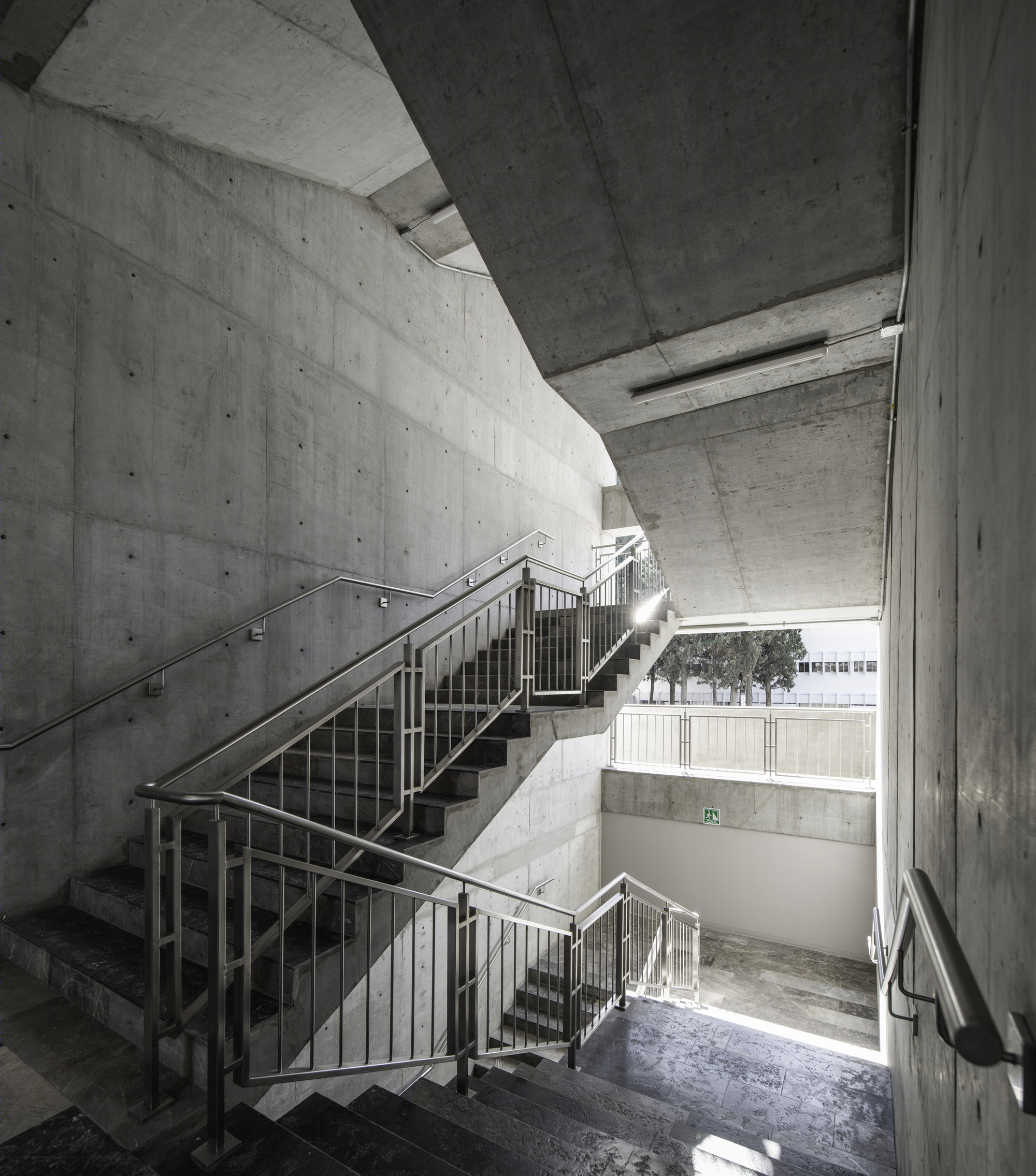 科技校园里的生物工程研究中心-23