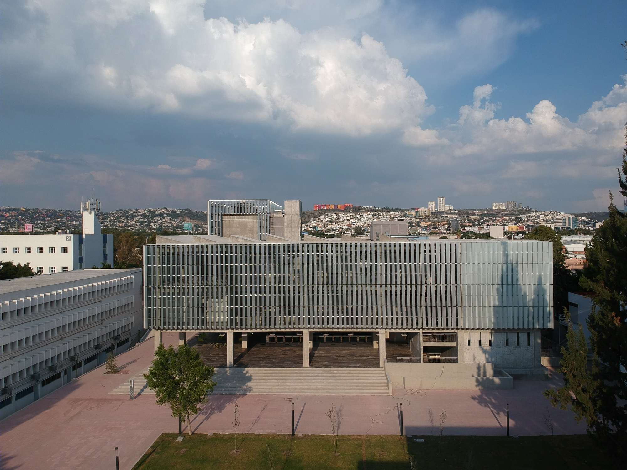 科技校园里的生物工程研究中心-26