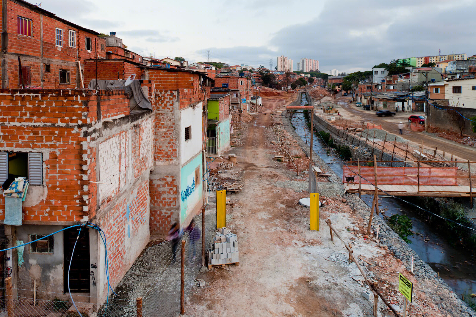 巴西 Sapé社区重建 | 公共空间与住宅融合的城市设计-3