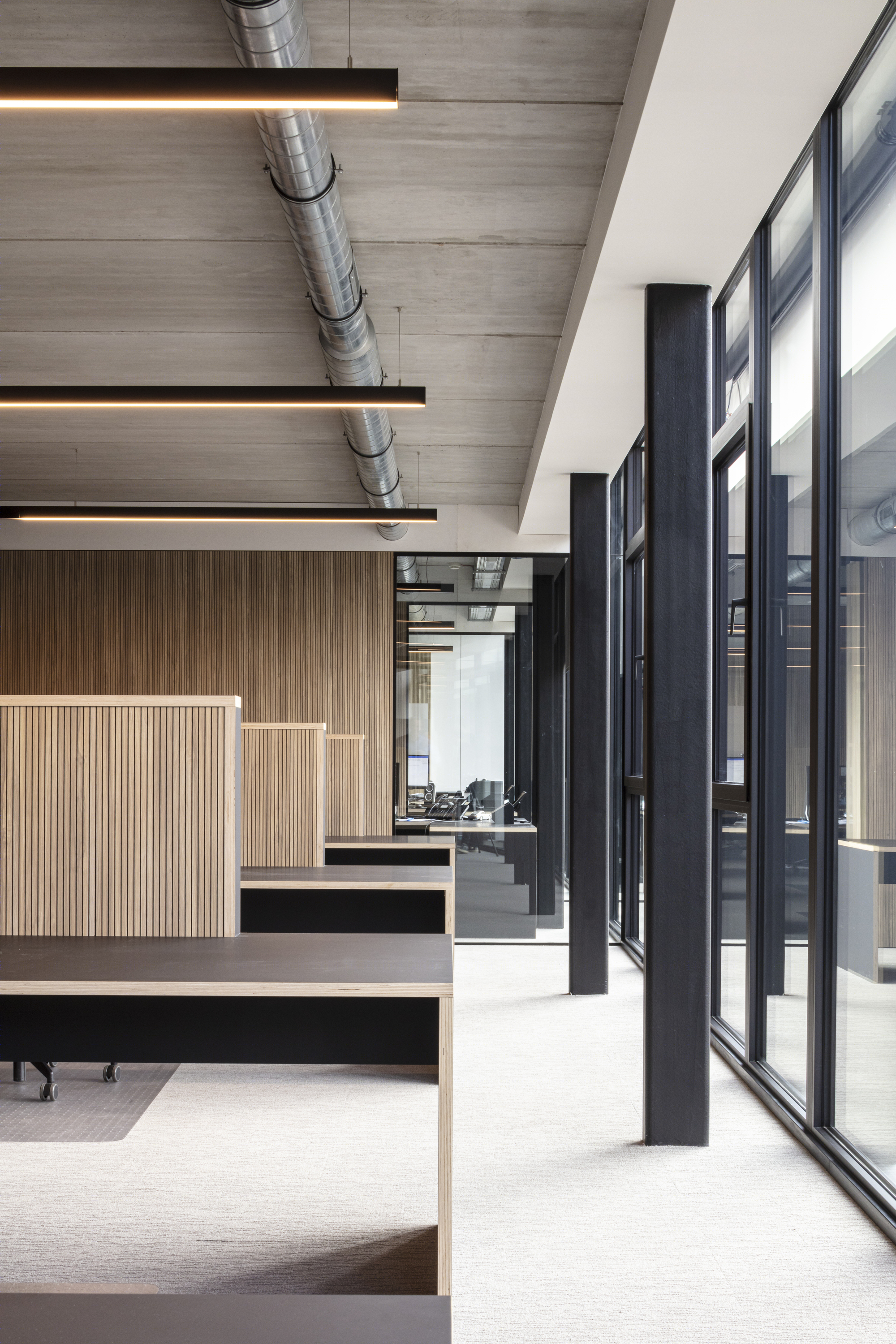 堆叠的工业风 | Akurad Law Office 办公建筑-7