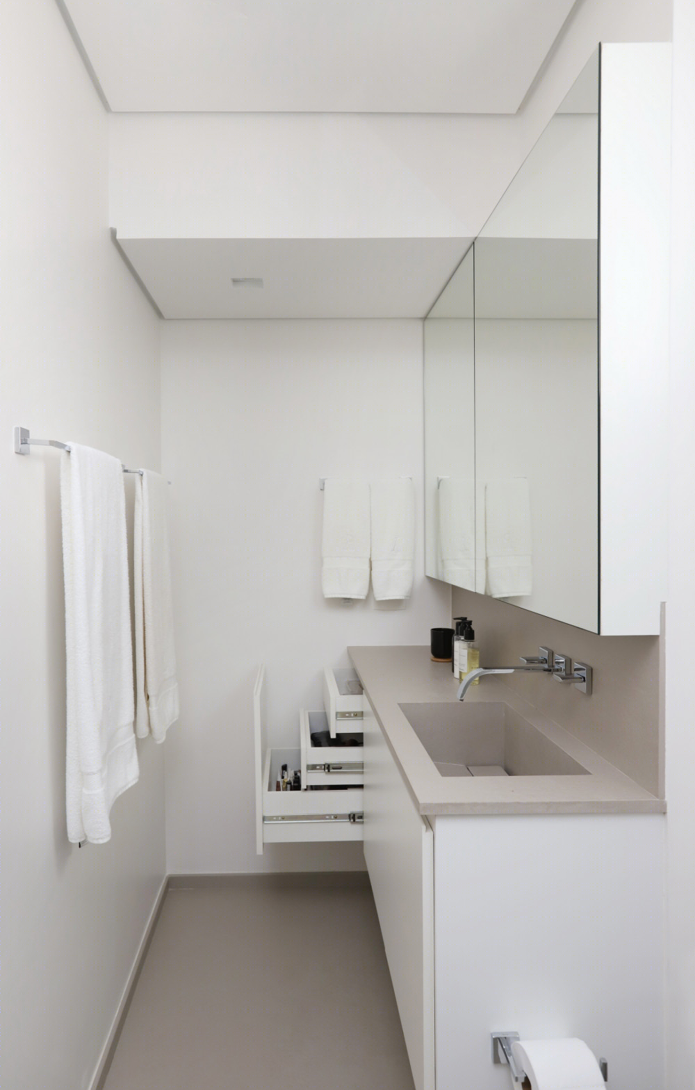 巴西现代简约公寓，社交生活与私密空间的完美融合-19