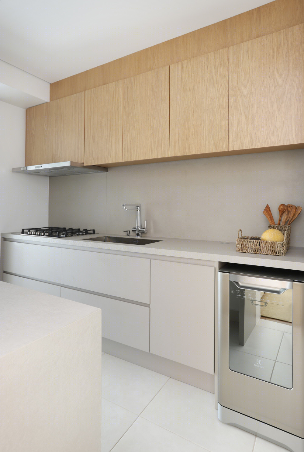 巴西现代简约公寓，社交生活与私密空间的完美融合-21