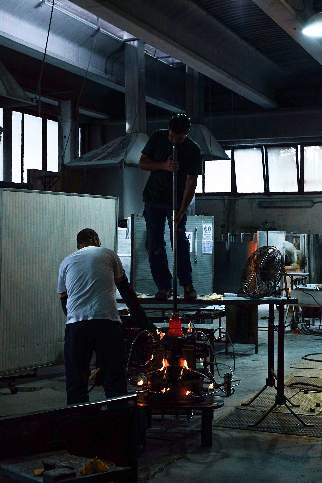 三大师联手打造 | 玻璃“涟漪”咖啡桌的奇幻之旅-12