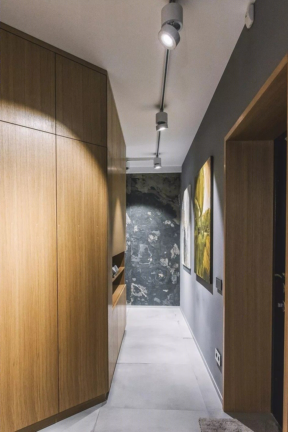 乌克兰 105 平米“木与灰”住宅设计-12