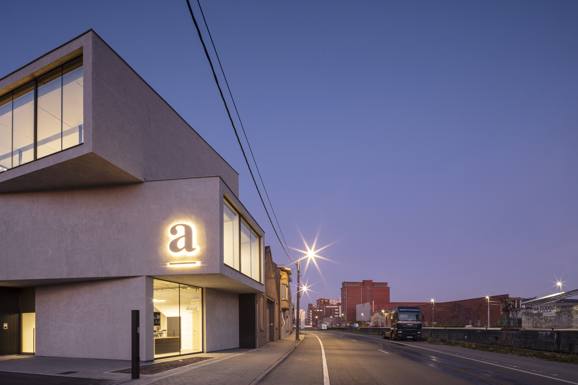 堆叠的工业风 | Akurad Law Office 办公建筑-17