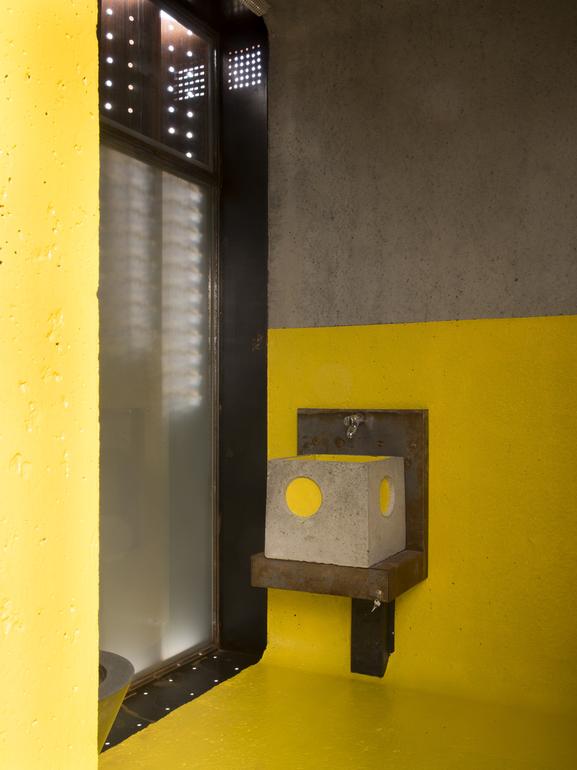 特拉多的生态公共厕所-17