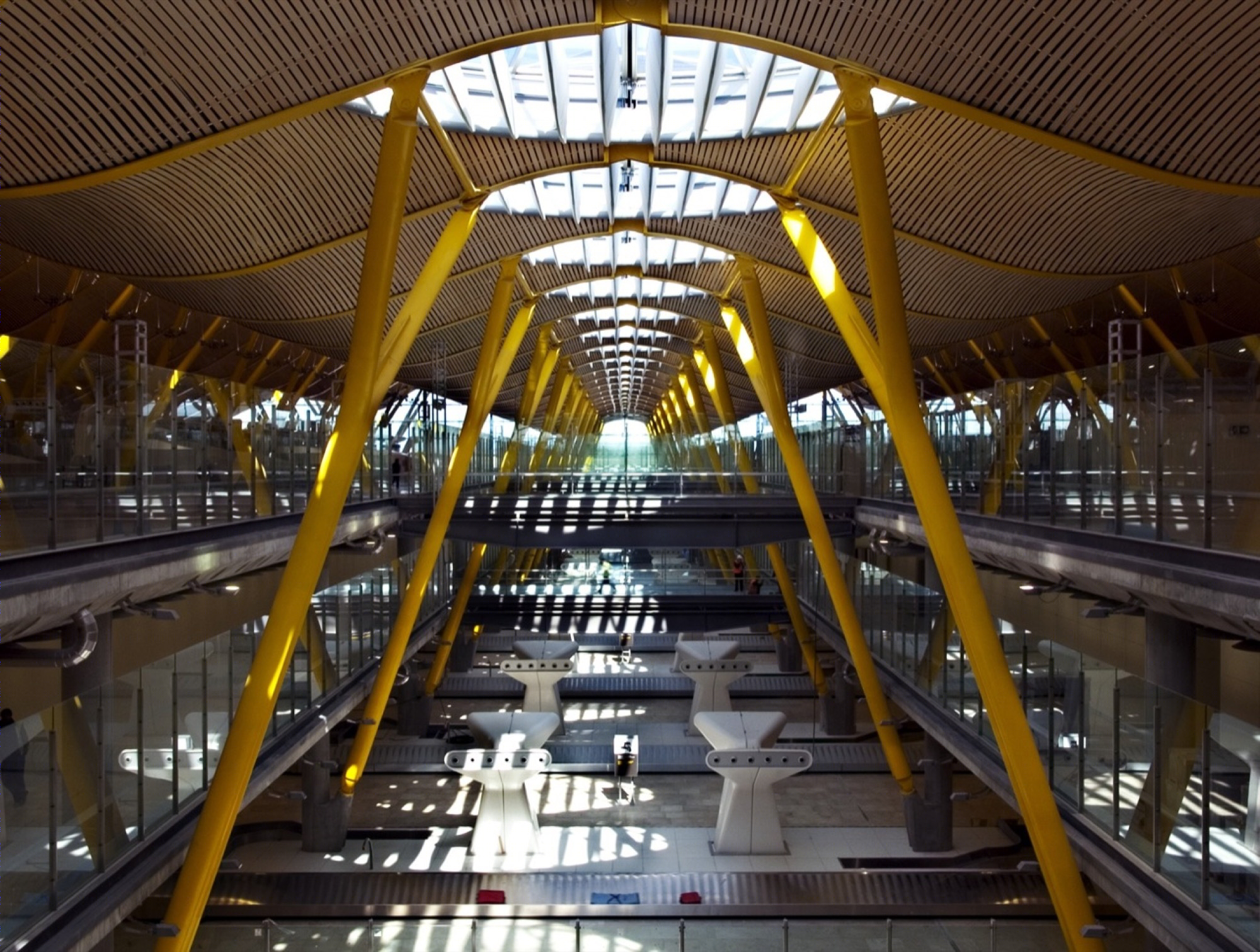 Madrid-Barajas 机场 T4 航站楼——功能与环保的完美结合-5