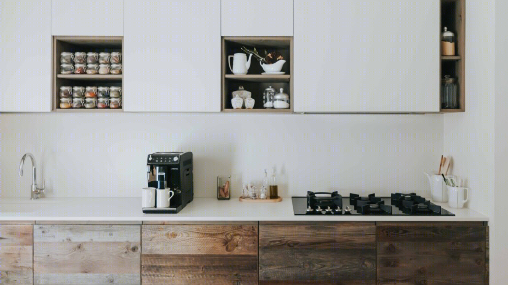 70 年代别墅焕新设计，打造实用宽敞厨房-1