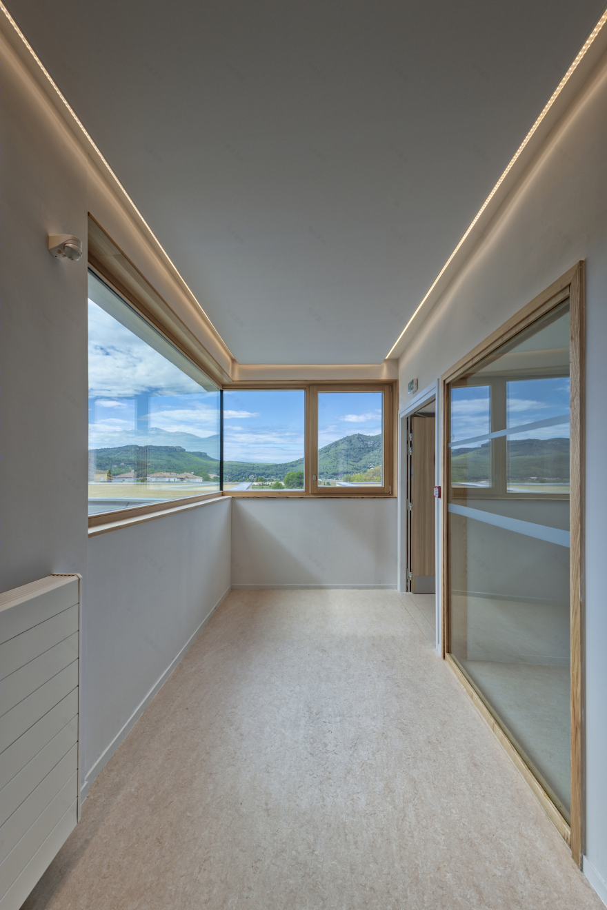 法国 Cuges-les-Pins 的 Molina 学校扩建与翻新-19