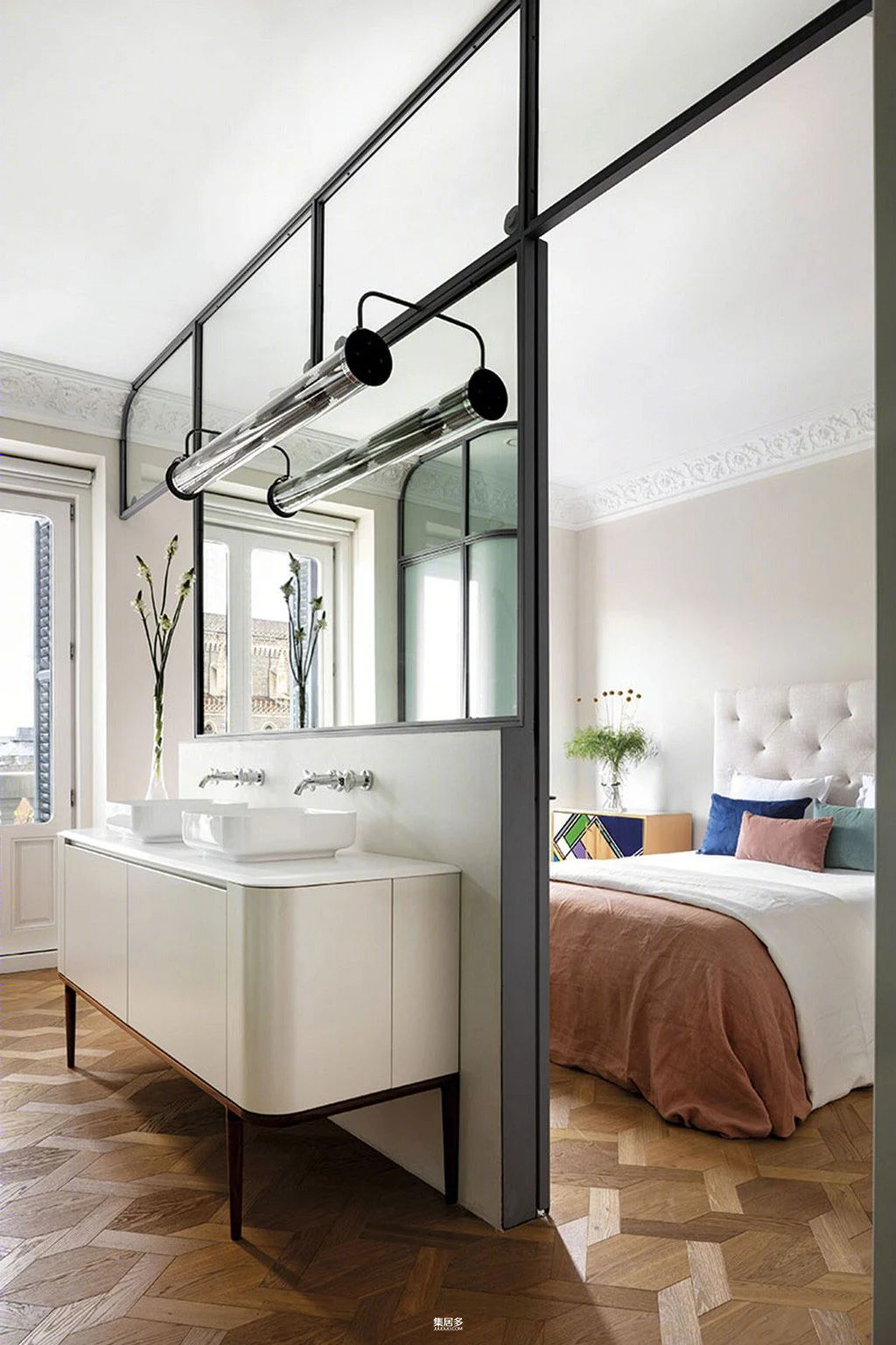 当代设计和艺术品为这座历史悠久的马德里公寓注入新无限活力-5