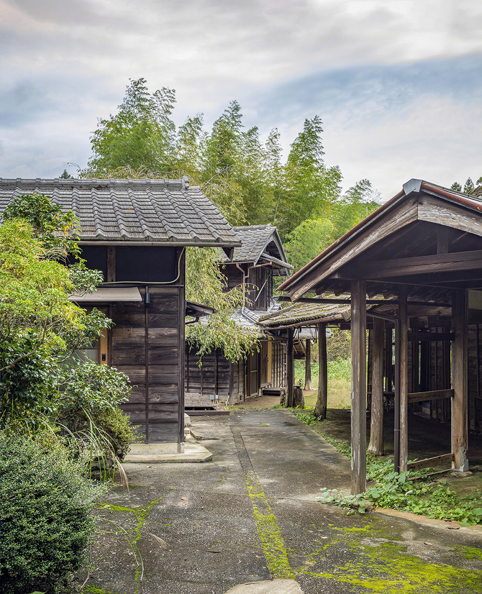 日本神山研究室主屋改造,传统日式住宅的现代新生-9