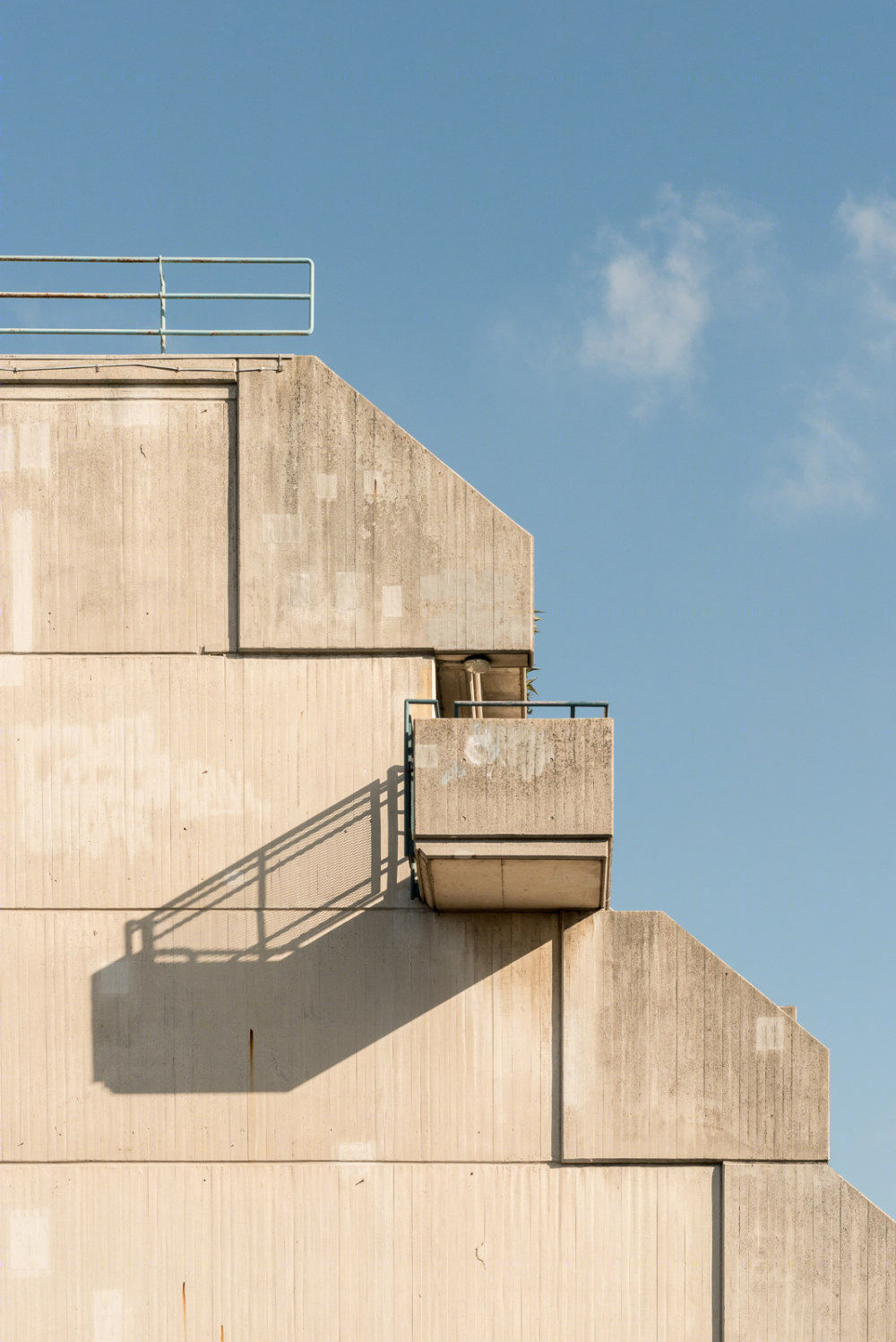 现代主义公寓的复古魅力-3