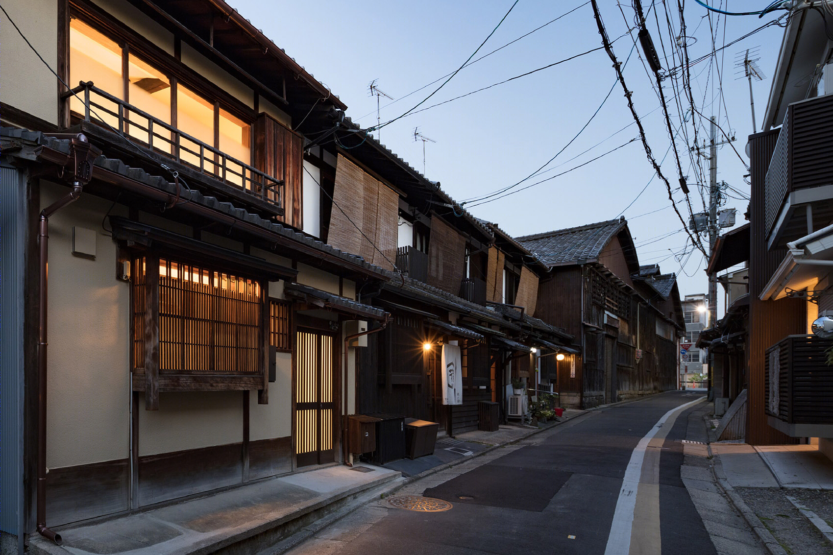 京都周末住宅 · 新旧和谐共存的日式长屋改造丨小大建筑设计事务所-3