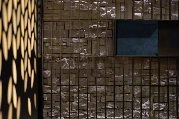 成都高桌子低板凳面馆-21