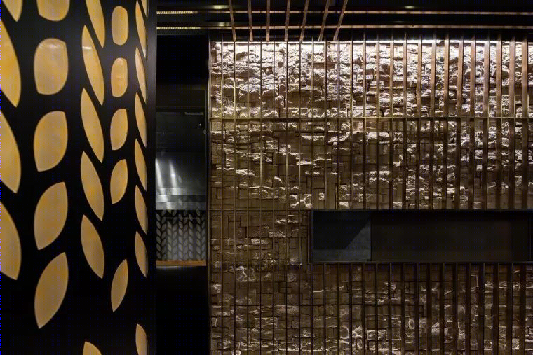 成都高桌子低板凳面馆-22