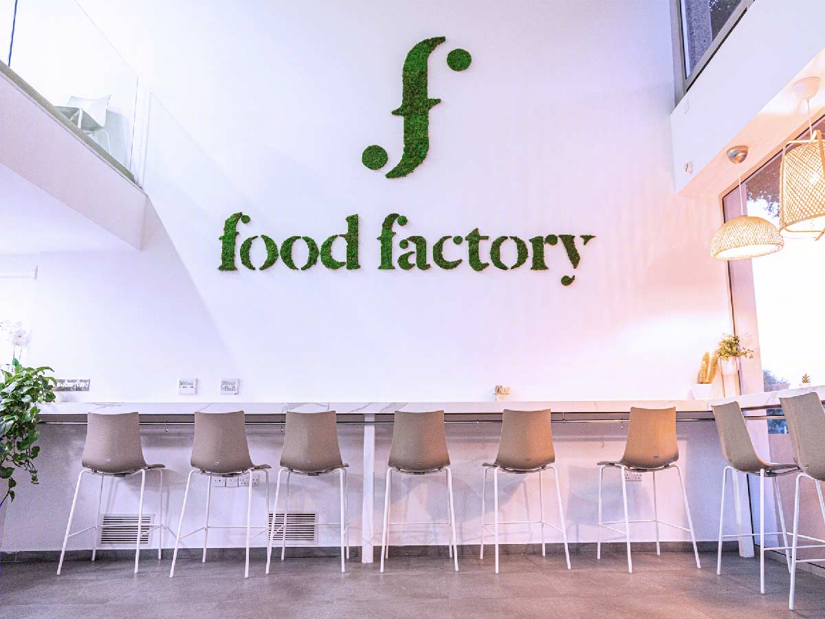 绿色环保的 Food Factory 标志设计-0