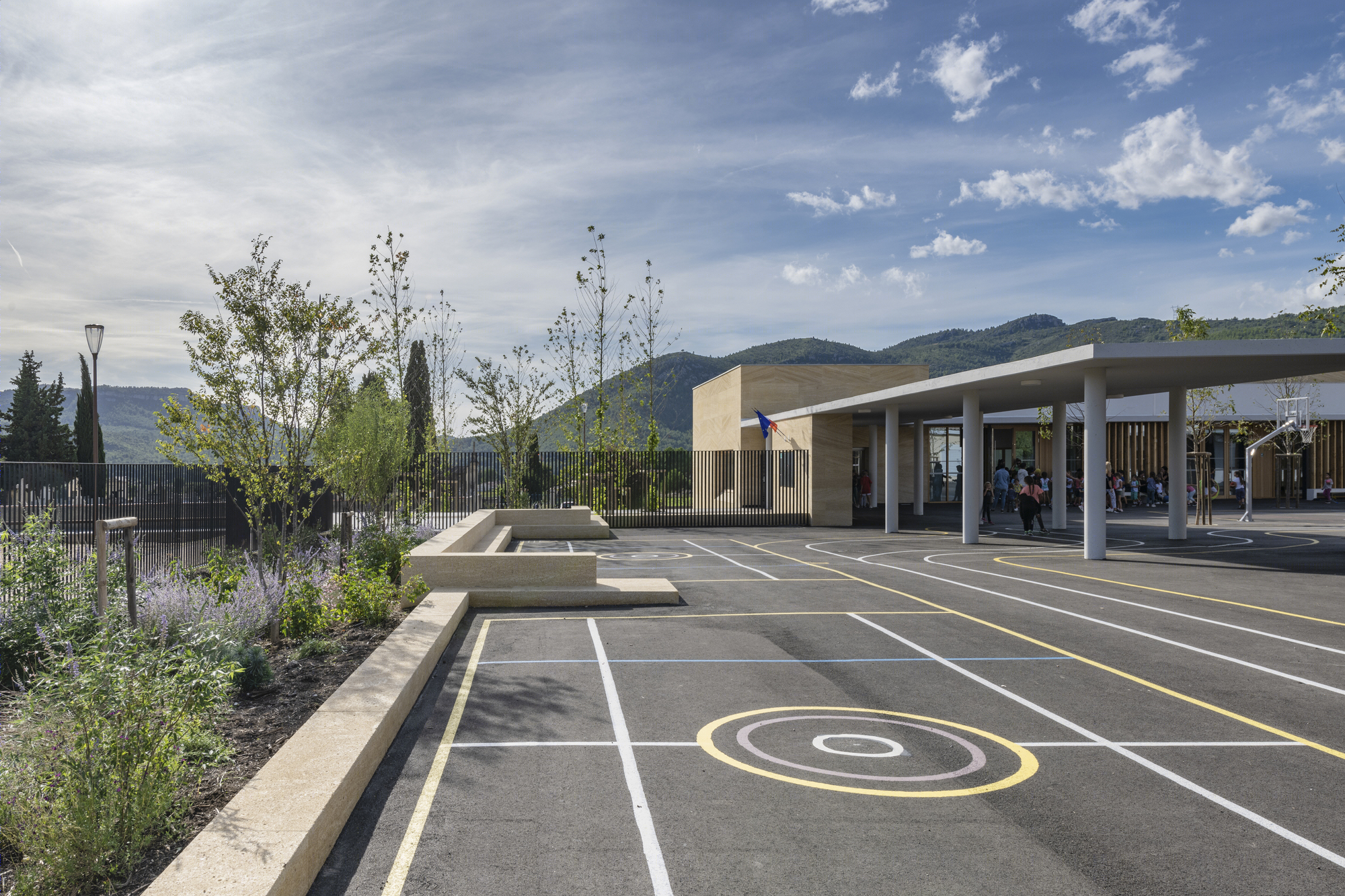法国 Cuges-les-Pins 的 Molina 学校扩建与翻新-24