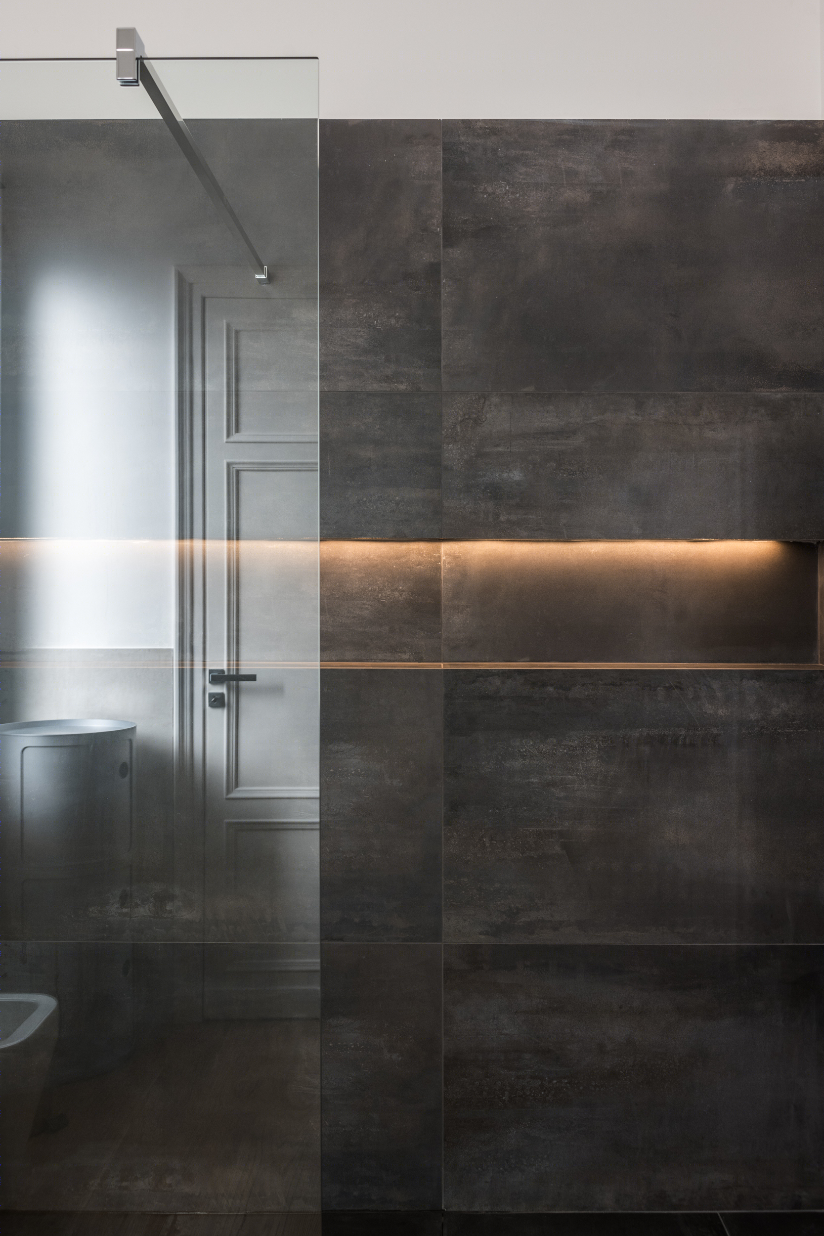 Mondrian 风格的空间网格 | 红蓝黄的活力之作-4