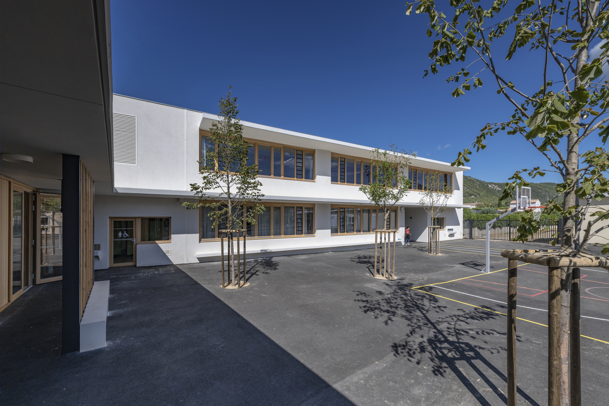 法国 Cuges-les-Pins 的 Molina 学校扩建与翻新-25