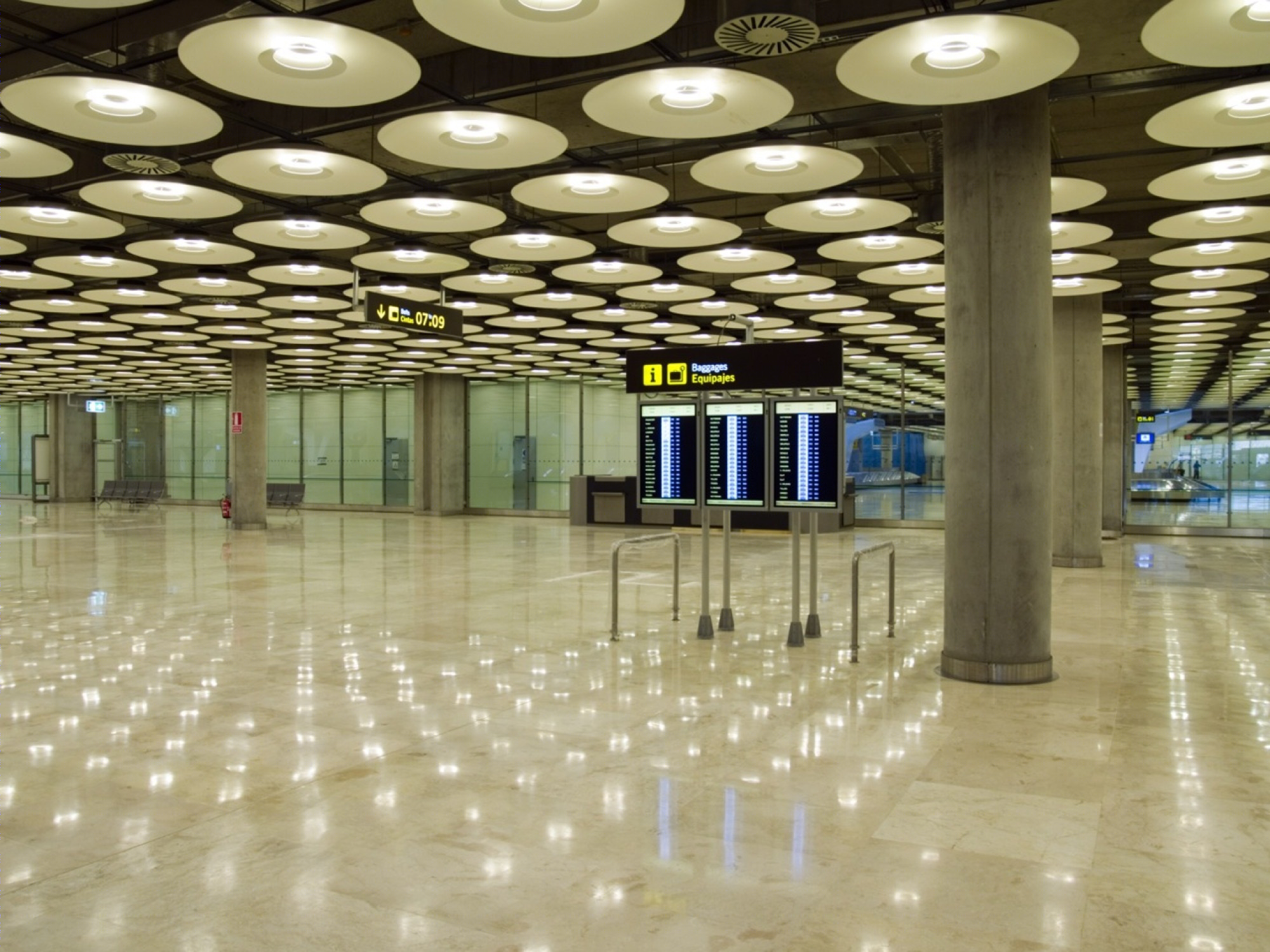 Madrid-Barajas 机场 T4 航站楼——功能与环保的完美结合-26