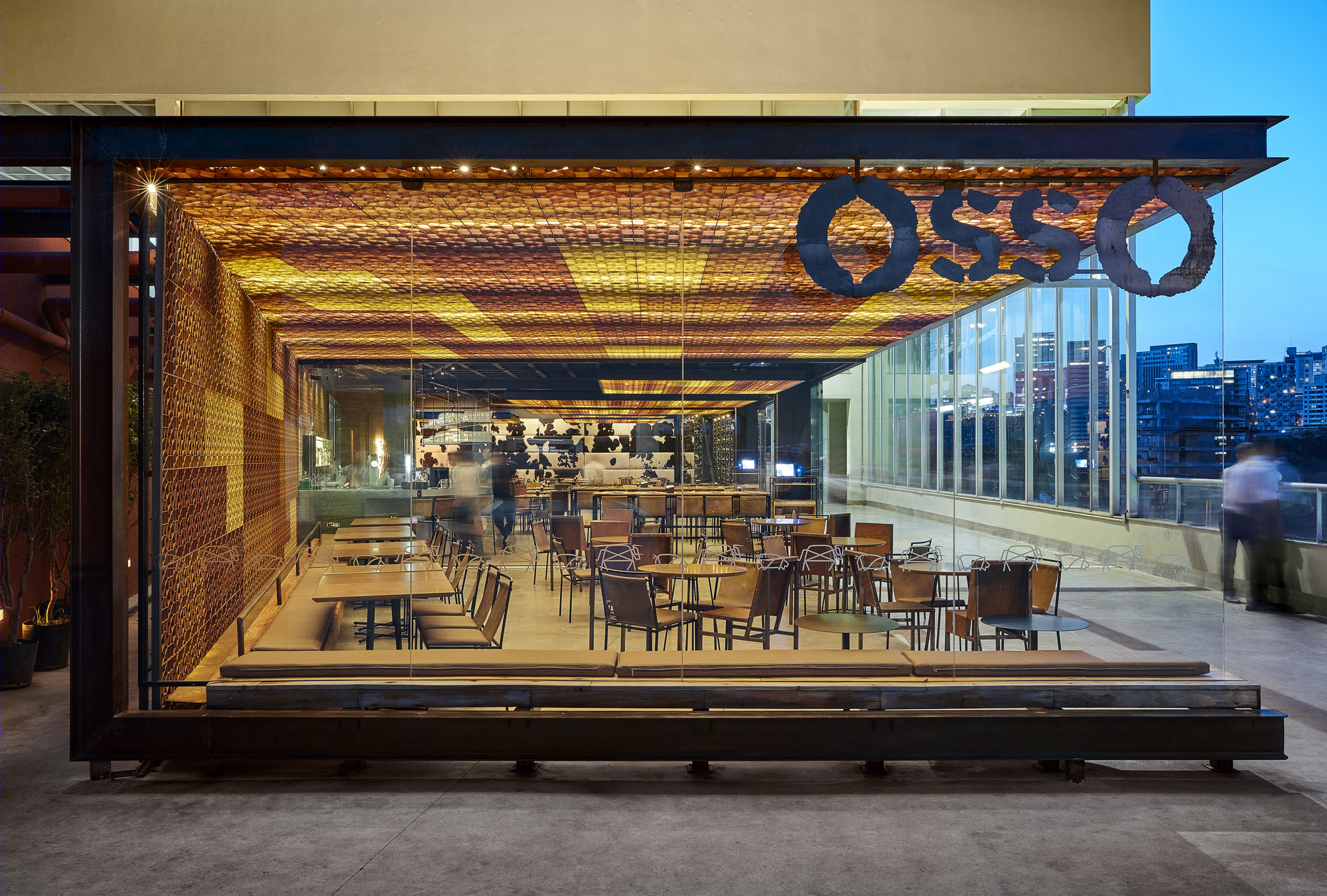 Osso Restaurant 打造现代与乡村风格融合的餐饮空间-16