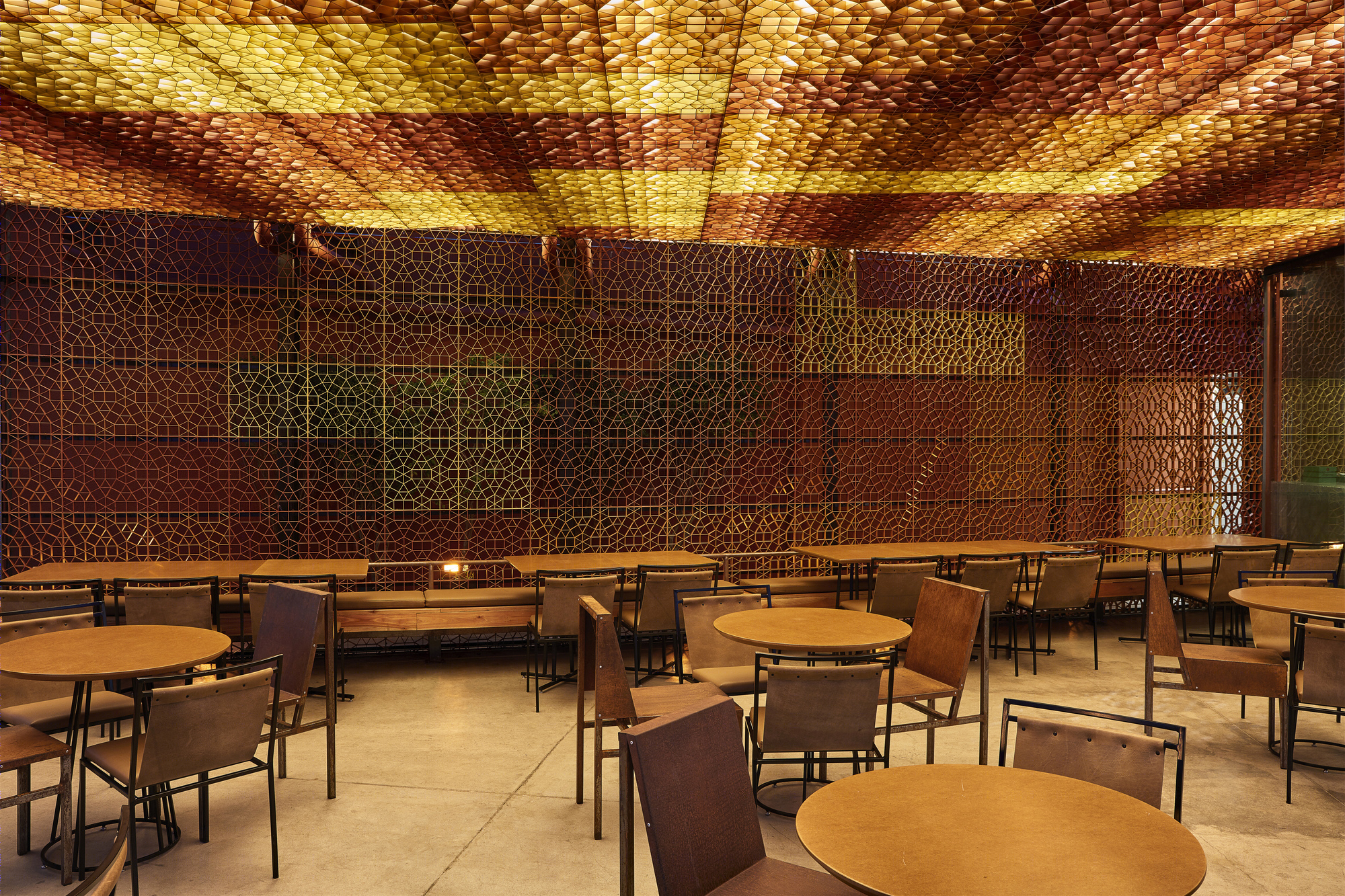 Osso Restaurant 打造现代与乡村风格融合的餐饮空间-18