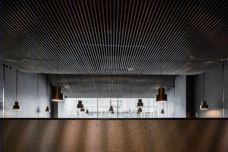 成都高桌子低板凳面馆-28