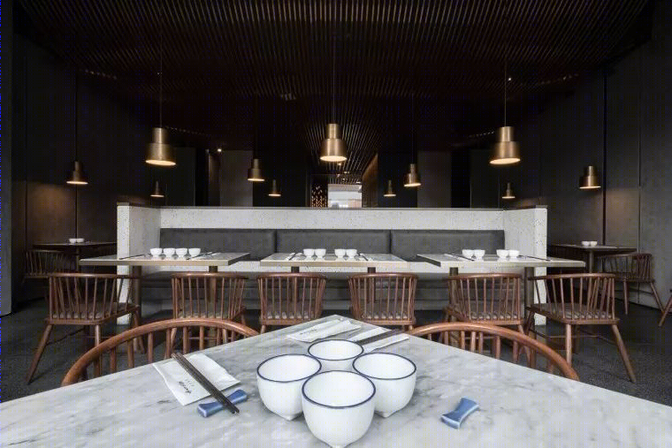 成都高桌子低板凳面馆-30