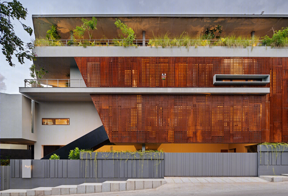 班加罗尔“隐身”三角住宅设计-7