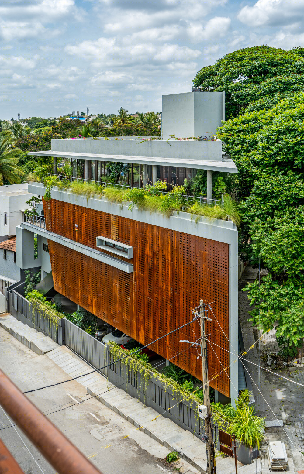 班加罗尔“隐身”三角住宅设计-15