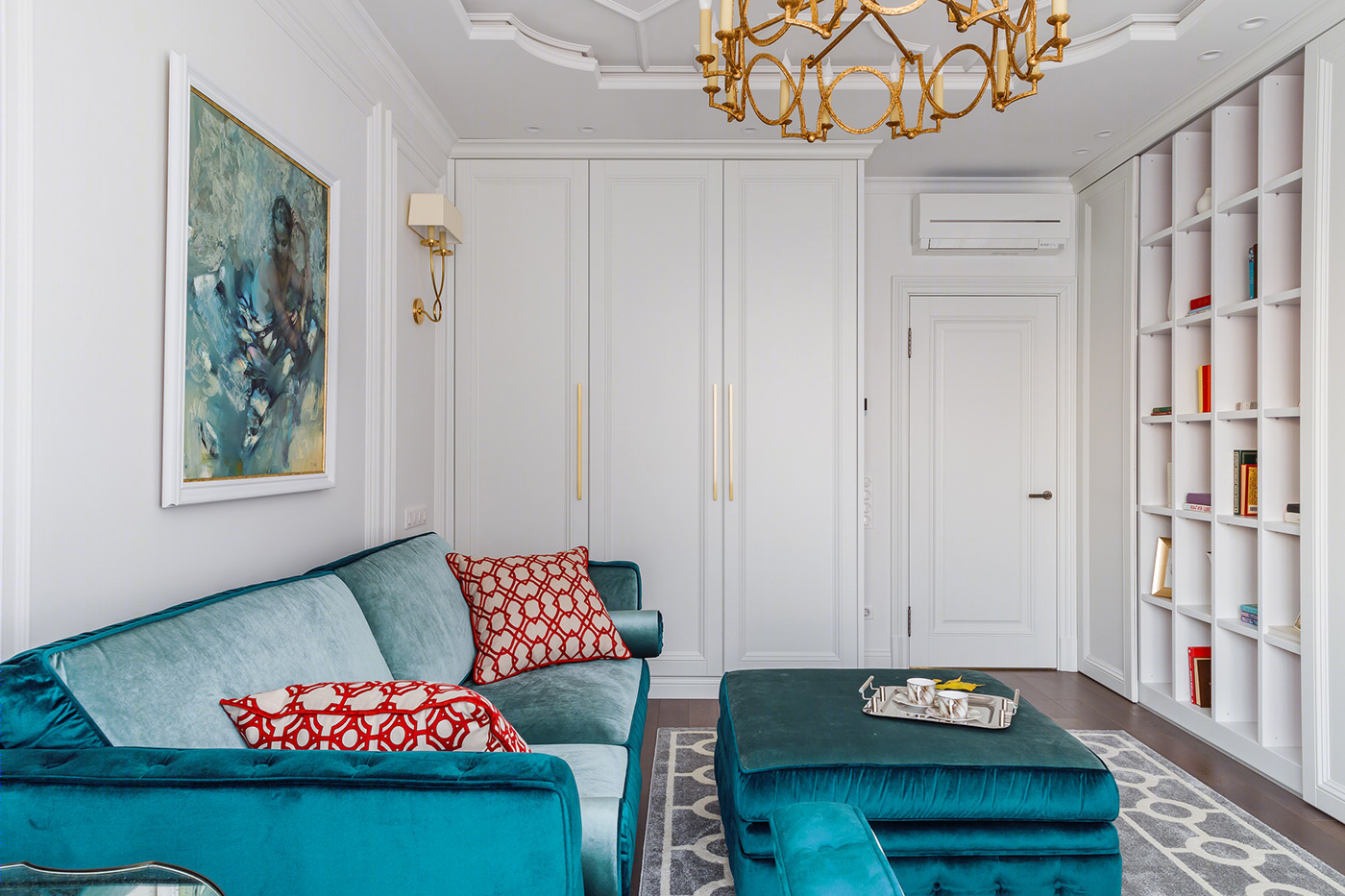 俄罗斯克拉斯诺达尔公寓设计 | 阿波罗石膏浮雕的优雅呈现-5