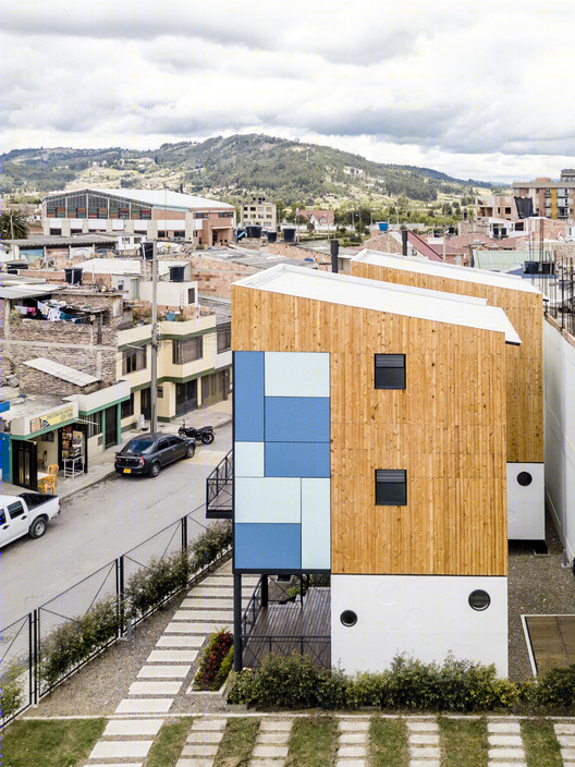 模块化垂直生长的哥伦比亚 Cubica Cabin-51