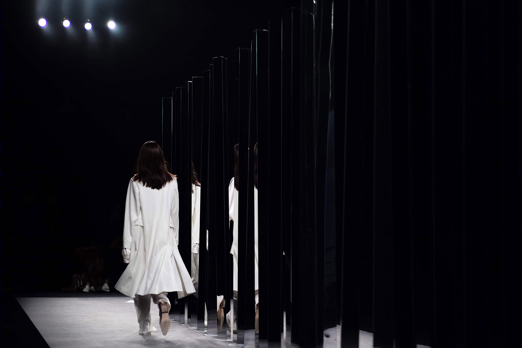 WAVE·上海时装周T台装置设计丨本白建筑实验室 BenBai Lab-18