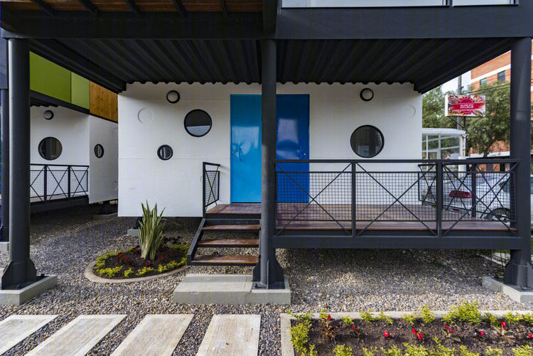 模块化垂直生长的哥伦比亚 Cubica Cabin-53