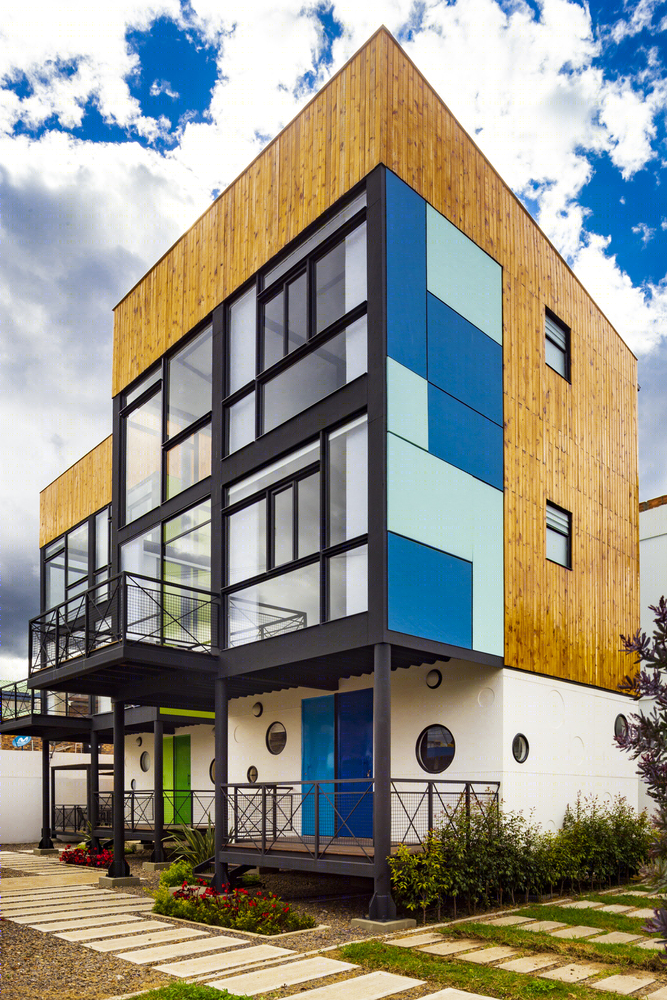 模块化垂直生长的哥伦比亚 Cubica Cabin-52