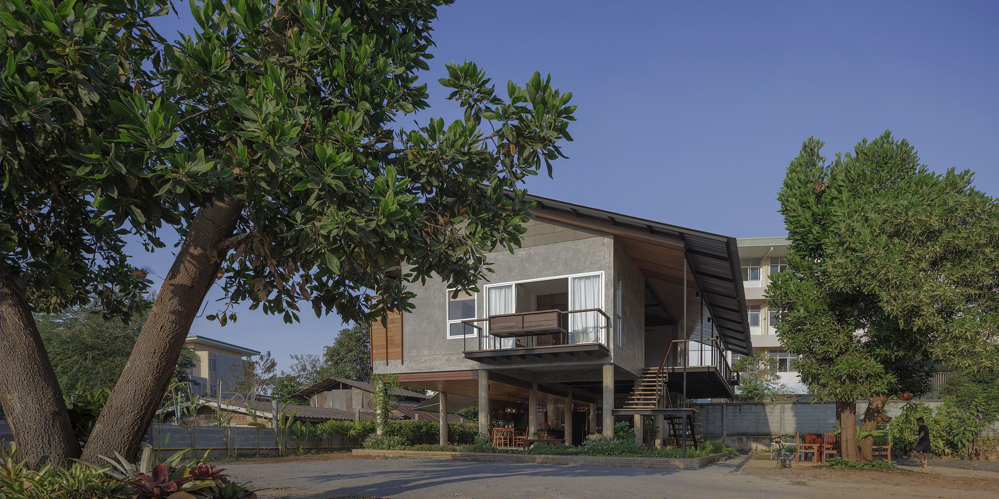 泰式度假别墅 Baan Lek Villa | 自然与现代共融的设计典范-8