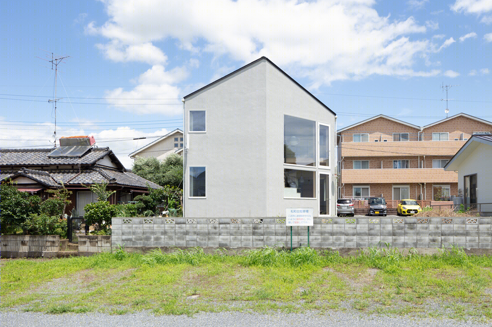 日本埼玉县四口之家 QUARTER 住宅,高效矩形平面与斜向窗户设计-3
