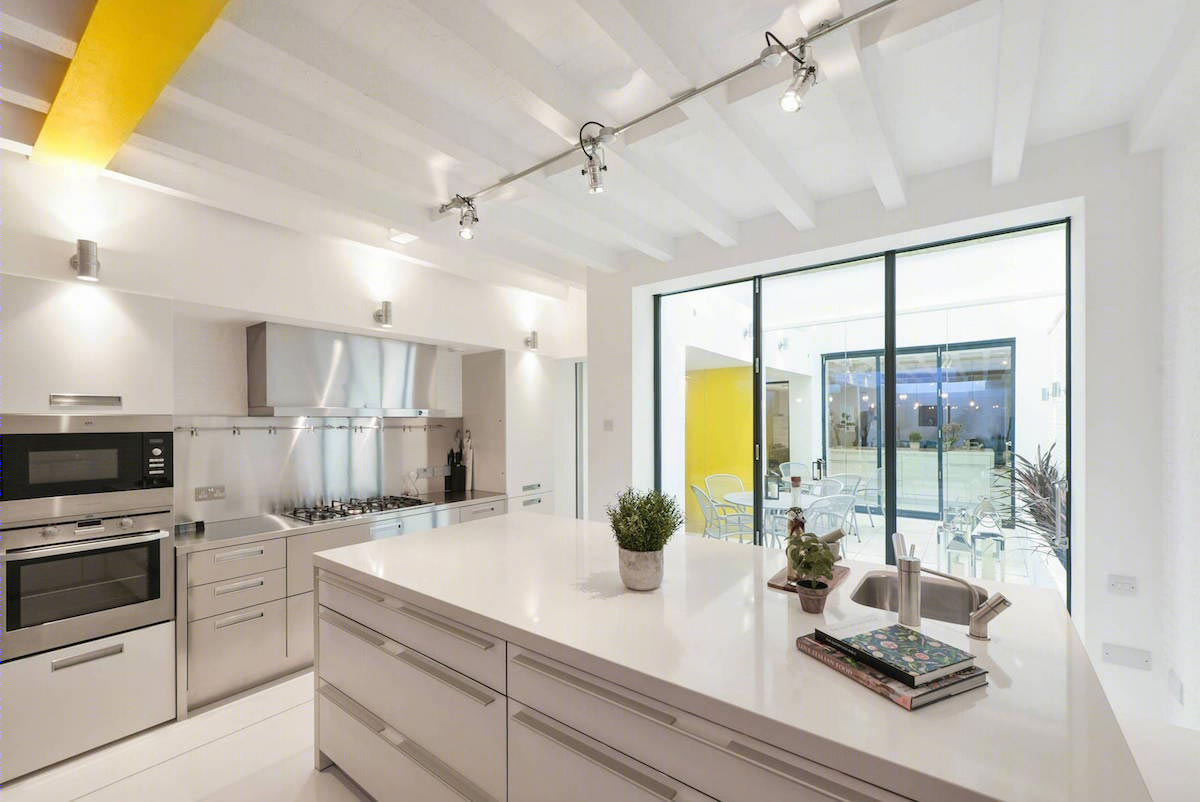 伦敦旧轮胎店变身高颜值双层公寓-13