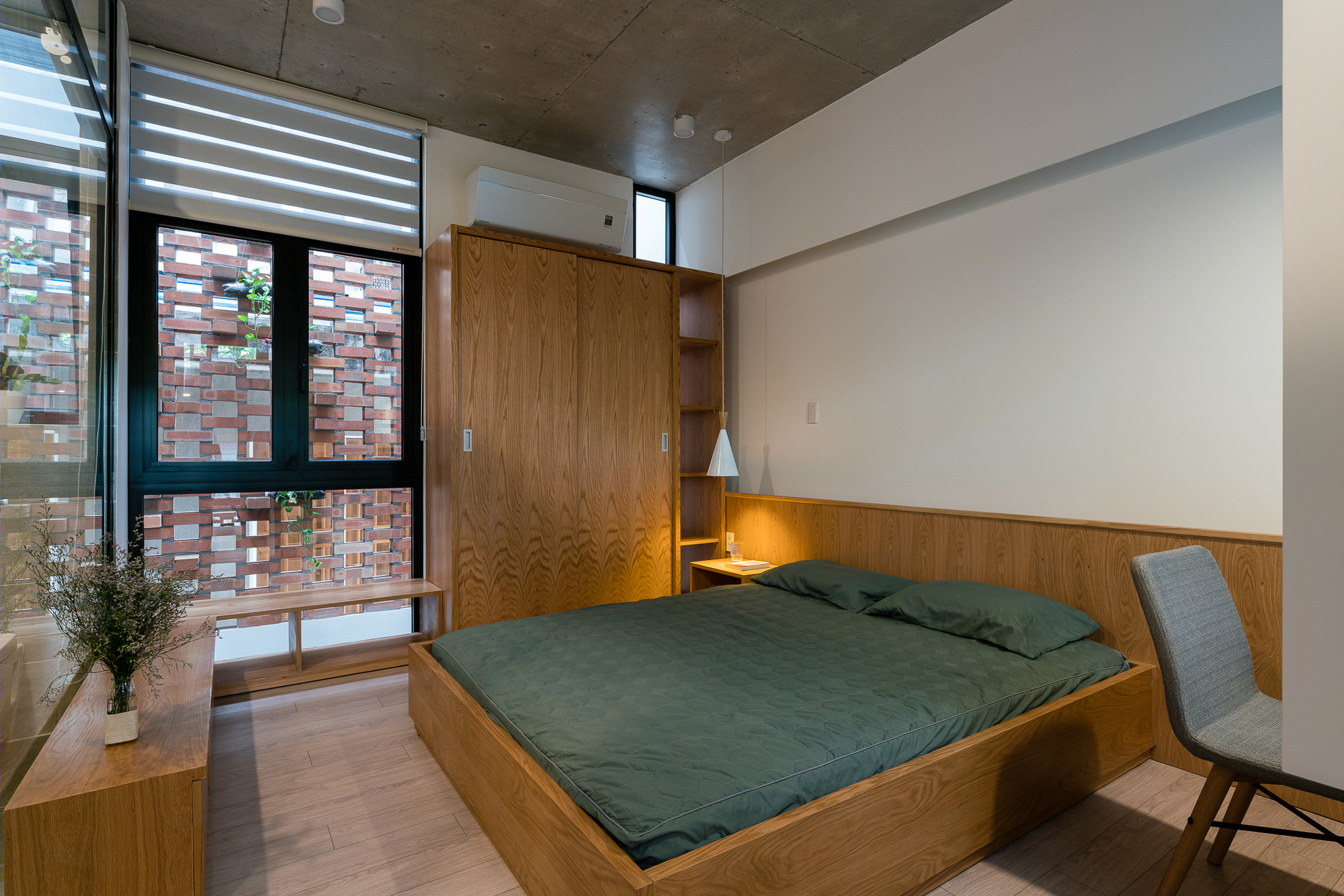 H 屋-16