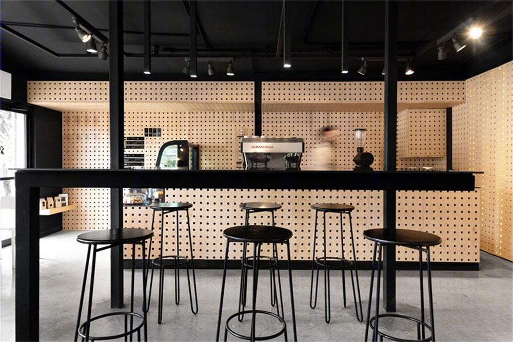 墨西哥黑白咖啡店，极简风格打造温馨空间-0