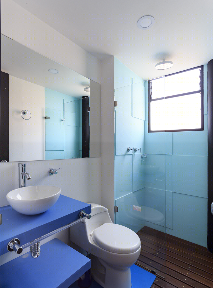 模块化垂直生长的哥伦比亚 Cubica Cabin-60