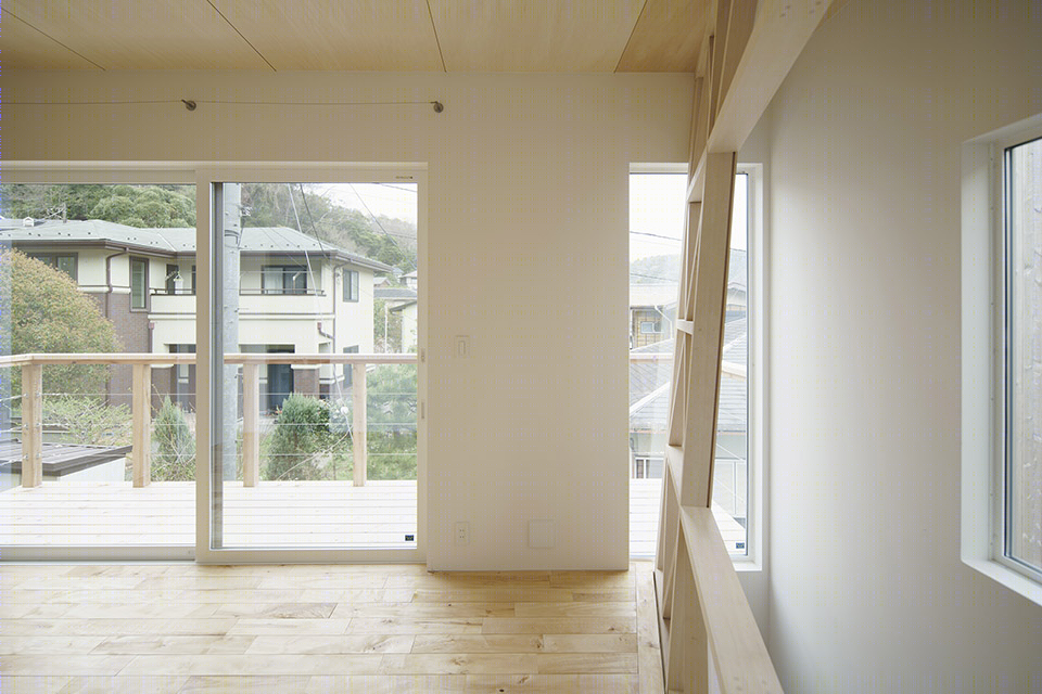 日本叶山半透明幕墙住宅-14
