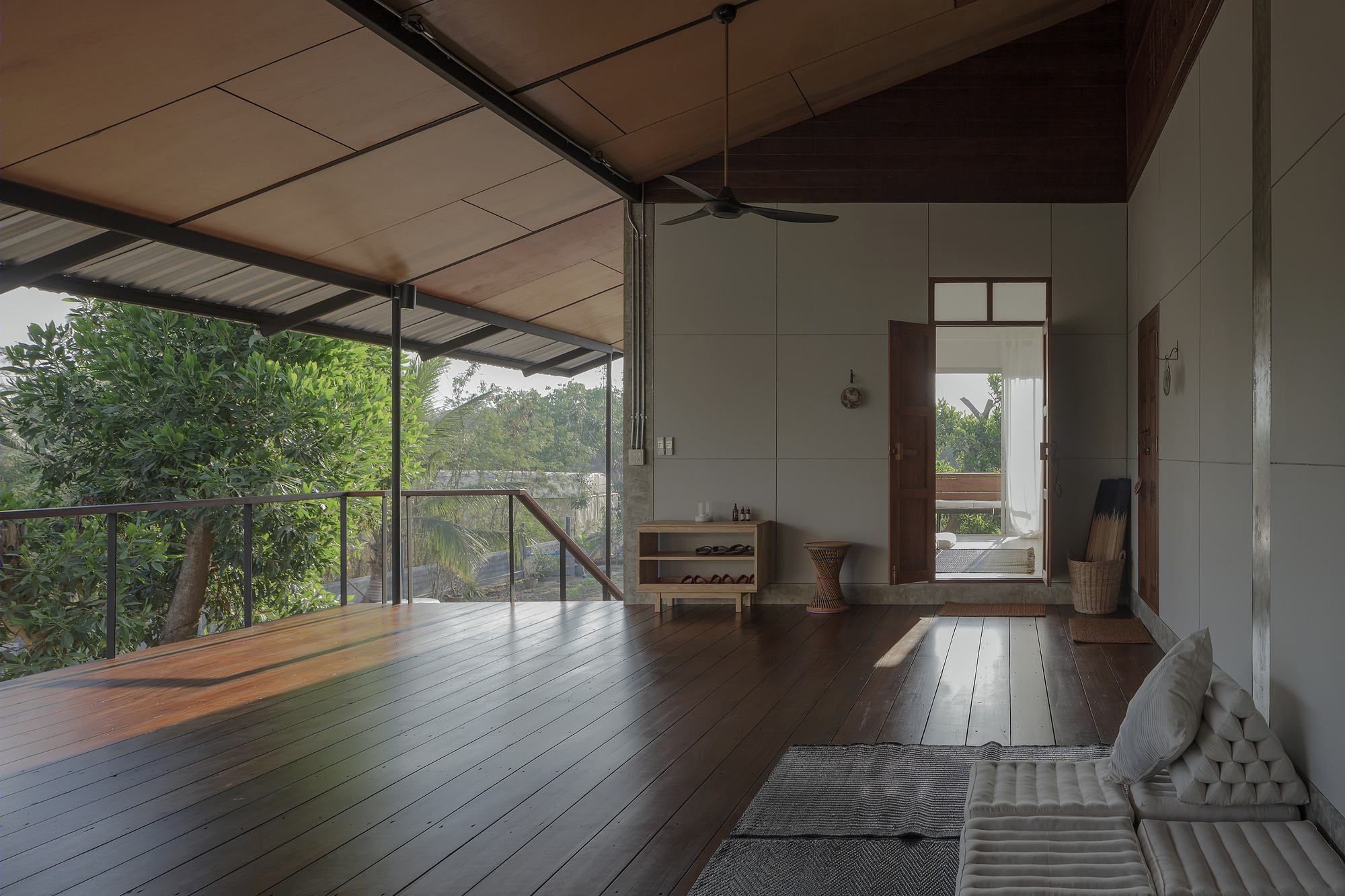 泰式度假别墅 Baan Lek Villa | 自然与现代共融的设计典范-16