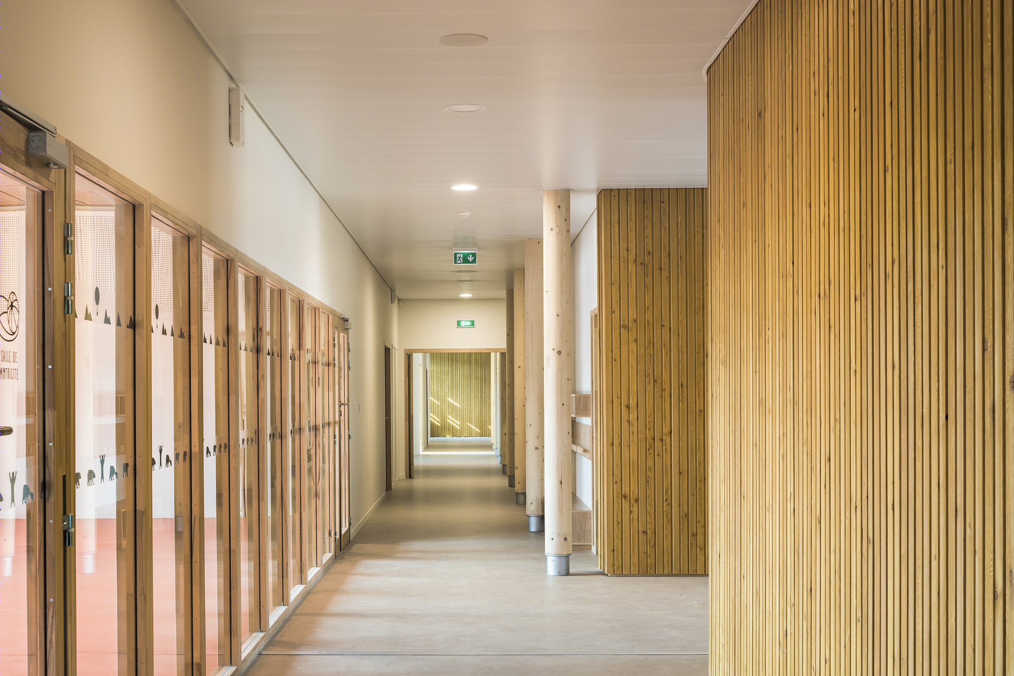 Jean Louis Étienne School 教育建筑设计-3