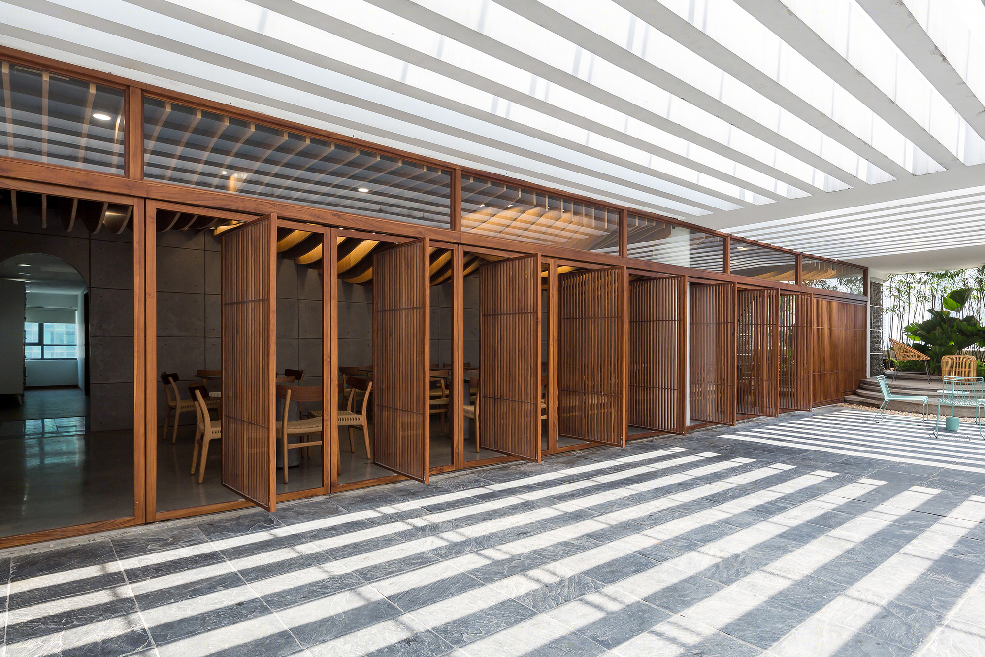GHTK 建筑顶层室内设计——自然与功能的和谐融合-18