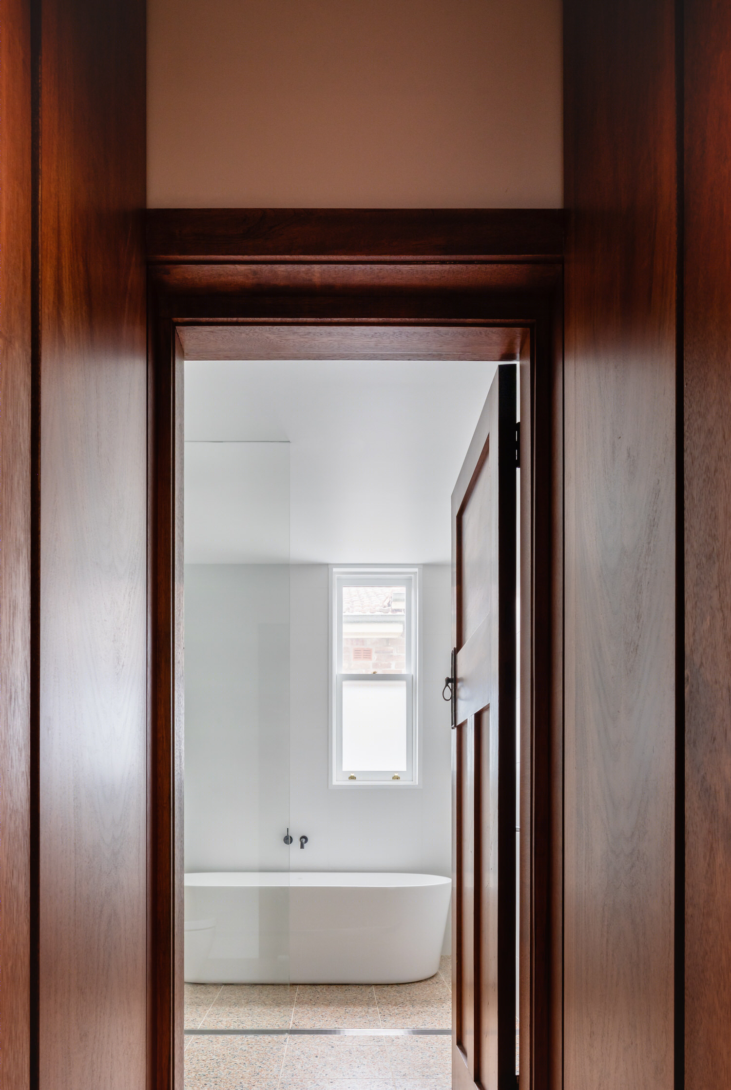 反转魅力 | 悉尼 Dulwich Hill House 的加州小屋新诠释-13