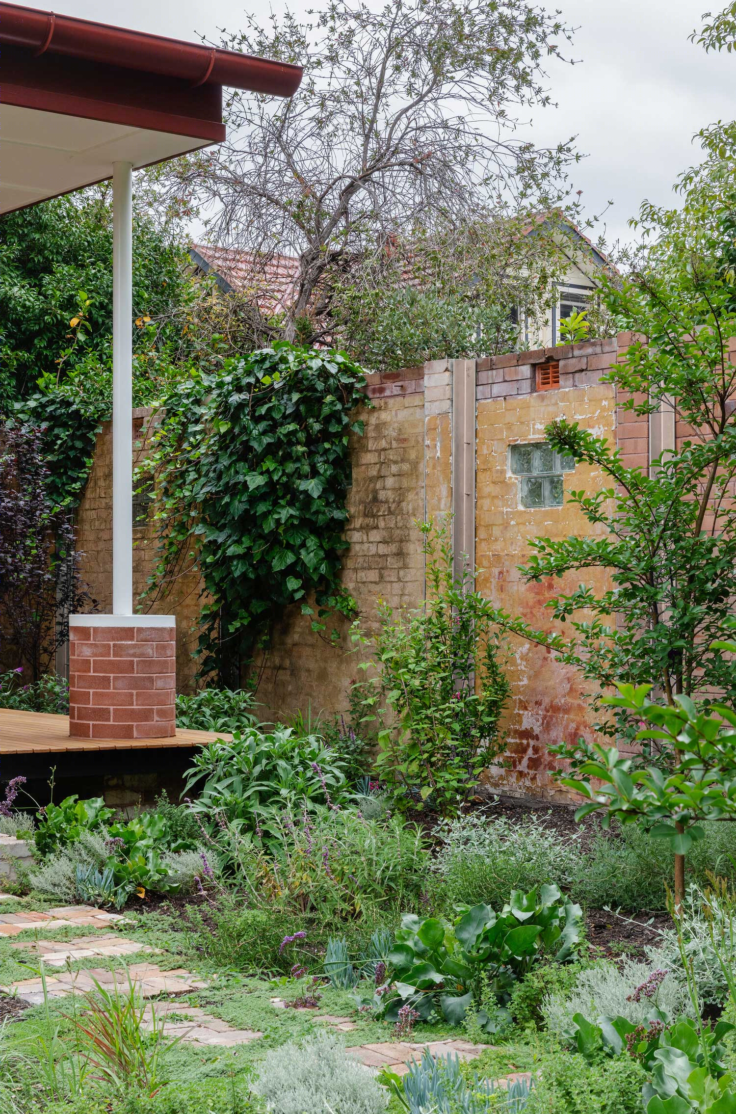 反转魅力 | 悉尼 Dulwich Hill House 的加州小屋新诠释-15